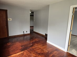 422 Plaza Ave in Ferguson, MO - Building Photo - Building Photo