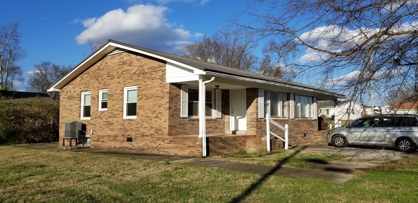 521 Park Ave, Unit 521a in Lebanon, TN - Building Photo