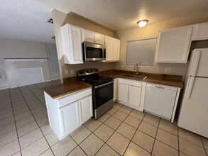 4221 Middlesex Ave in Las Vegas, NV - Building Photo - Building Photo