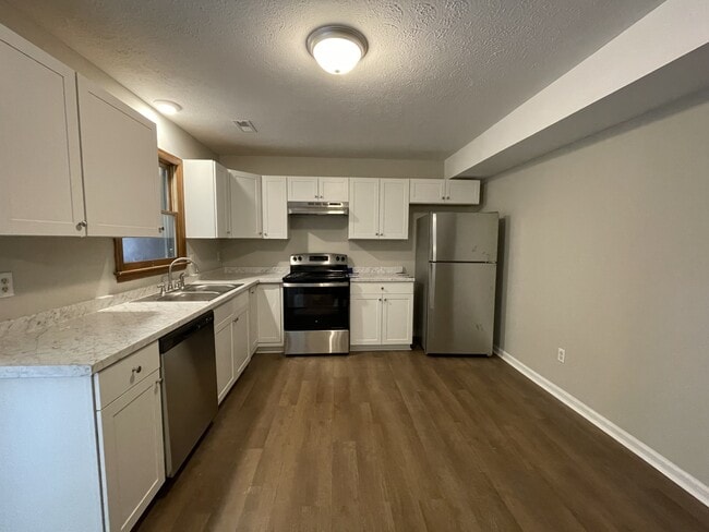 158 Cedar Crest Dr in Madison Heights, VA - Building Photo - Building Photo