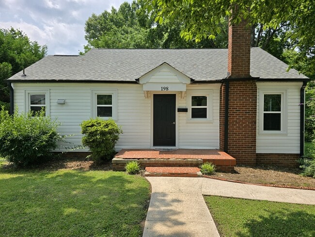 198 Spring St