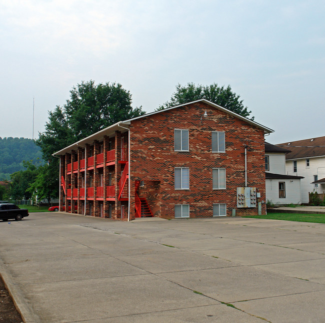 H & L Bunn Apartments in Huntington, WV - Building Photo - Building Photo