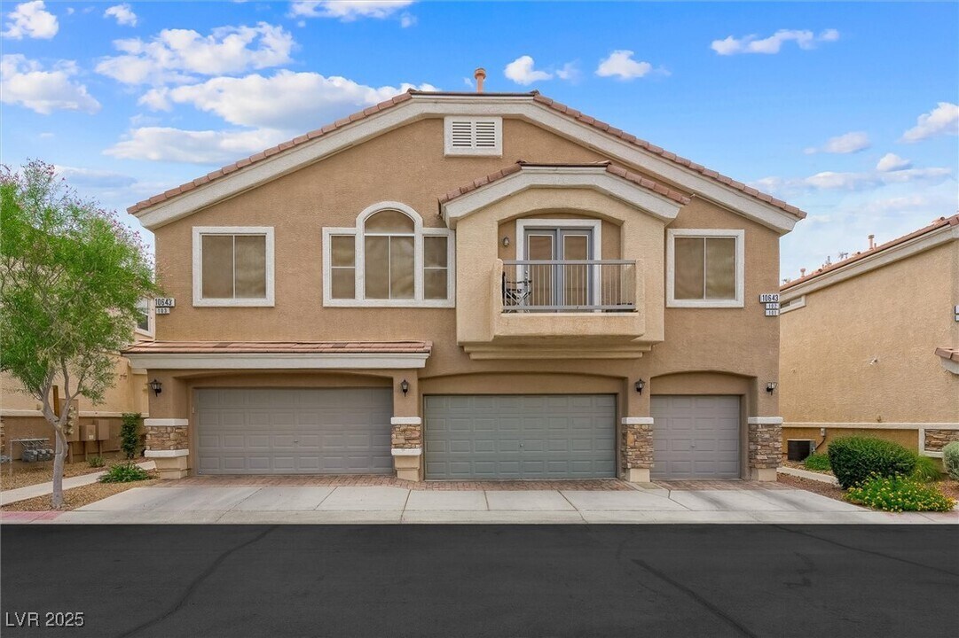 10643 Petricola St in Las Vegas, NV - Building Photo
