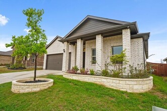 8737 Wildwest Dr in Fort Worth, TX - Building Photo - Building Photo