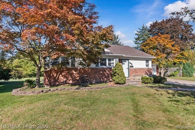 25152 Fairway Dr in Dearborn, MI - Building Photo - Building Photo