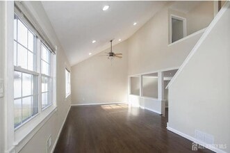2 Stratford Rd in East Brunswick, NJ - Building Photo - Building Photo