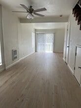 201 S Ventura Rd in Port Hueneme, CA - Building Photo - Building Photo