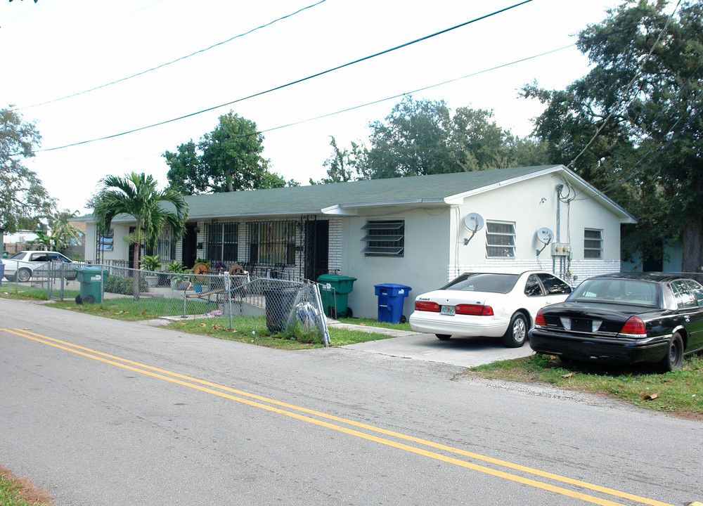 8001 NW 9th Ave in Miami, FL - Building Photo