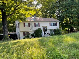 257 Lake Rd in Salisbury Mills, NY - Building Photo