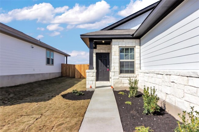 141 Quiet Man Dr in Jarrell, TX - Building Photo - Building Photo