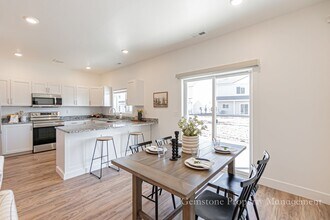 584 Harvester Ave in Sugar City, ID - Building Photo - Building Photo