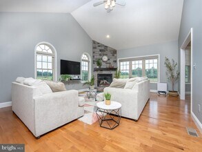 1458 Highfield Ct in Chambersburg, PA - Building Photo - Building Photo