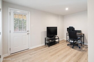 305 Cyprus Ct in Forked River, NJ - Building Photo - Building Photo