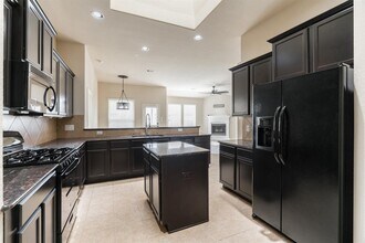 8931 Finnery Dr in Tomball, TX - Building Photo - Building Photo