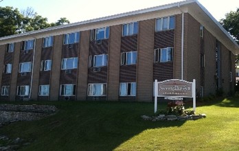 Sweet Cake Hill Apartments in Port Washington, WI - Building Photo - Building Photo