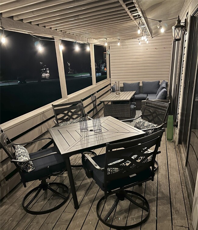 164 April Point Dr N in Montgomery, TX - Building Photo - Building Photo