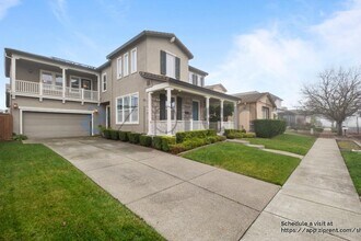 630 Chardonnay Pl in Windsor, CA - Building Photo - Building Photo
