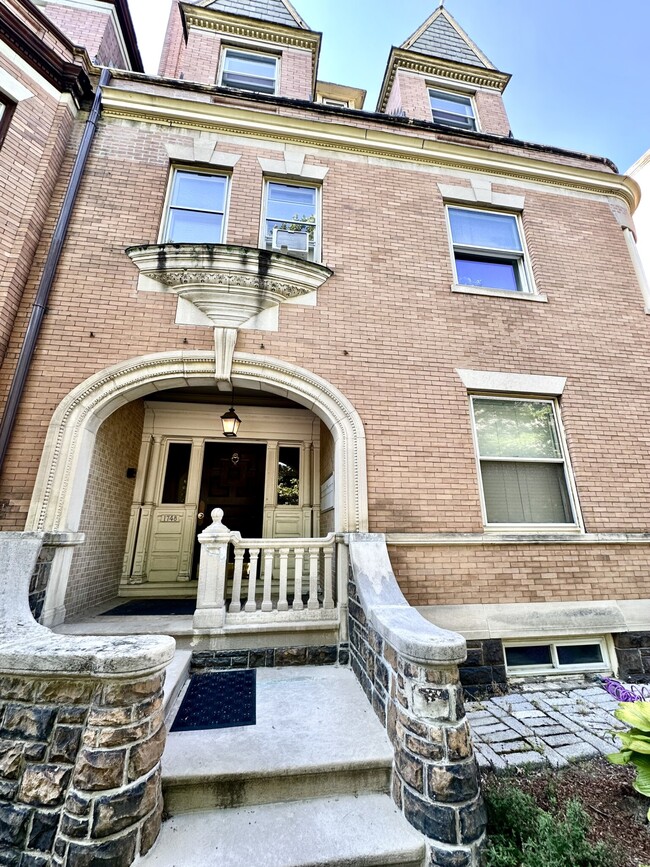 1750 Beacon St, Unit 9