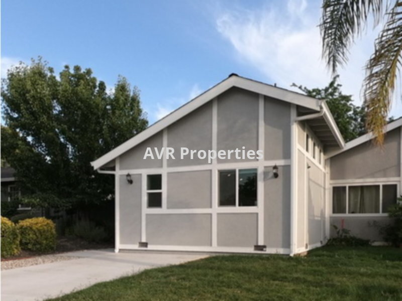 327 Jillana Ave in Livermore, CA - Building Photo