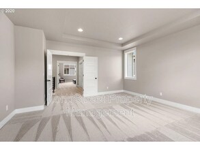 4447 NW Woodgate Ave in Portland, OR - Building Photo - Building Photo