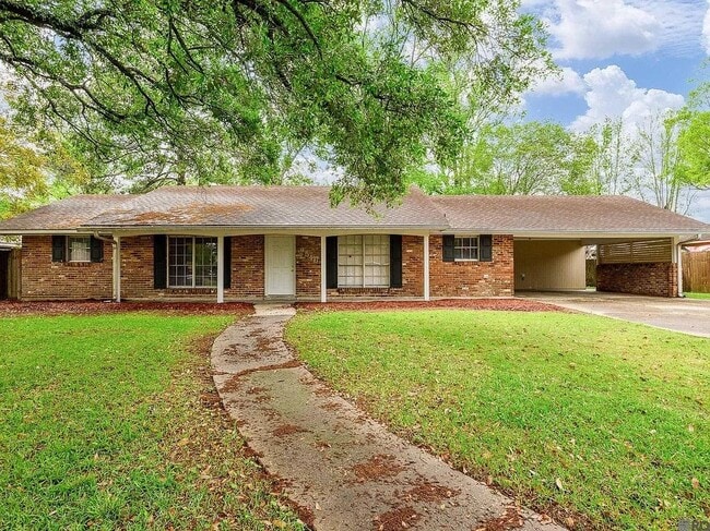 property at 9546 Redwood Dr