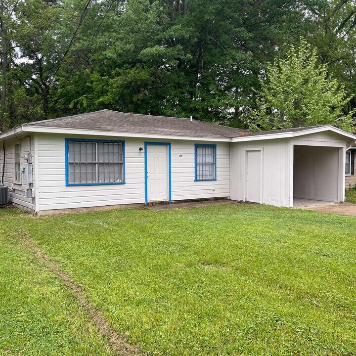602 S 7th St in Monroe, LA - Building Photo