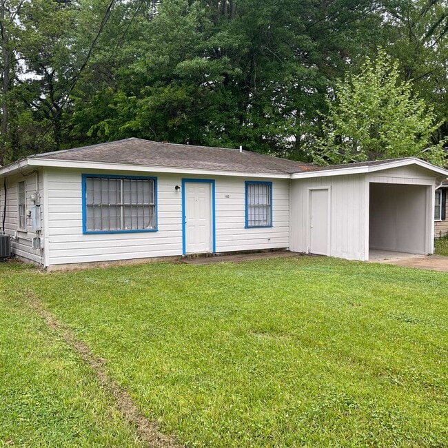 property at 602 S 7th St