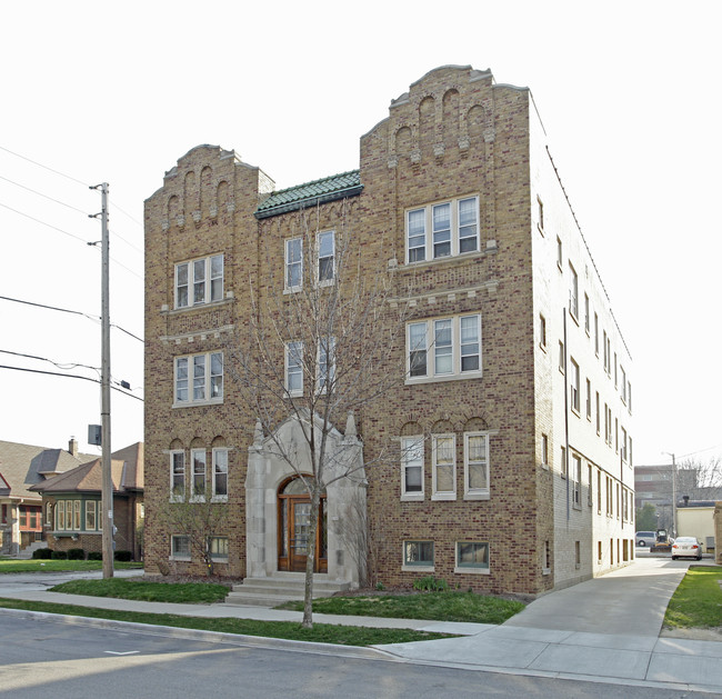 4008 N Morris Blvd in Milwaukee, WI - Building Photo - Building Photo