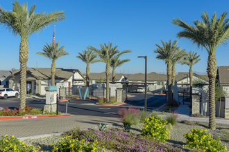 Village at Camelback Park in Phoenix, AZ - Building Photo - Building Photo