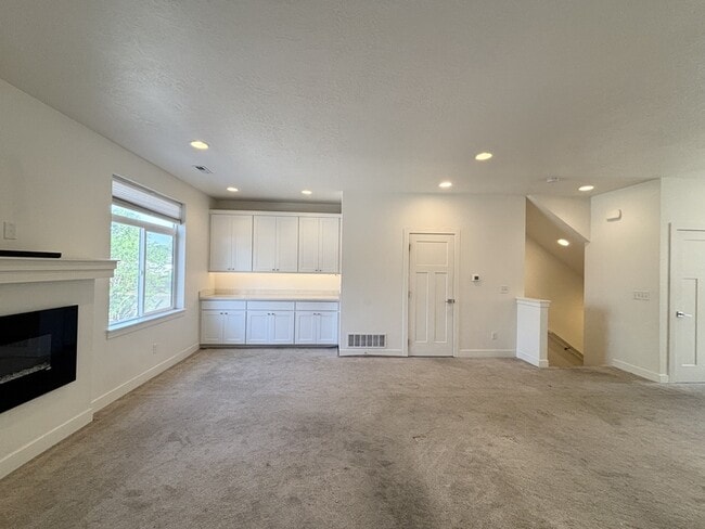 property at 3883 Komenda Ct