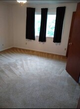 74 Barrett St, Unit 307 in Northampton, MA - Building Photo - Building Photo