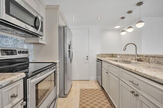 720 Bayshore Dr in Fort Lauderdale, FL - Foto de edificio - Building Photo