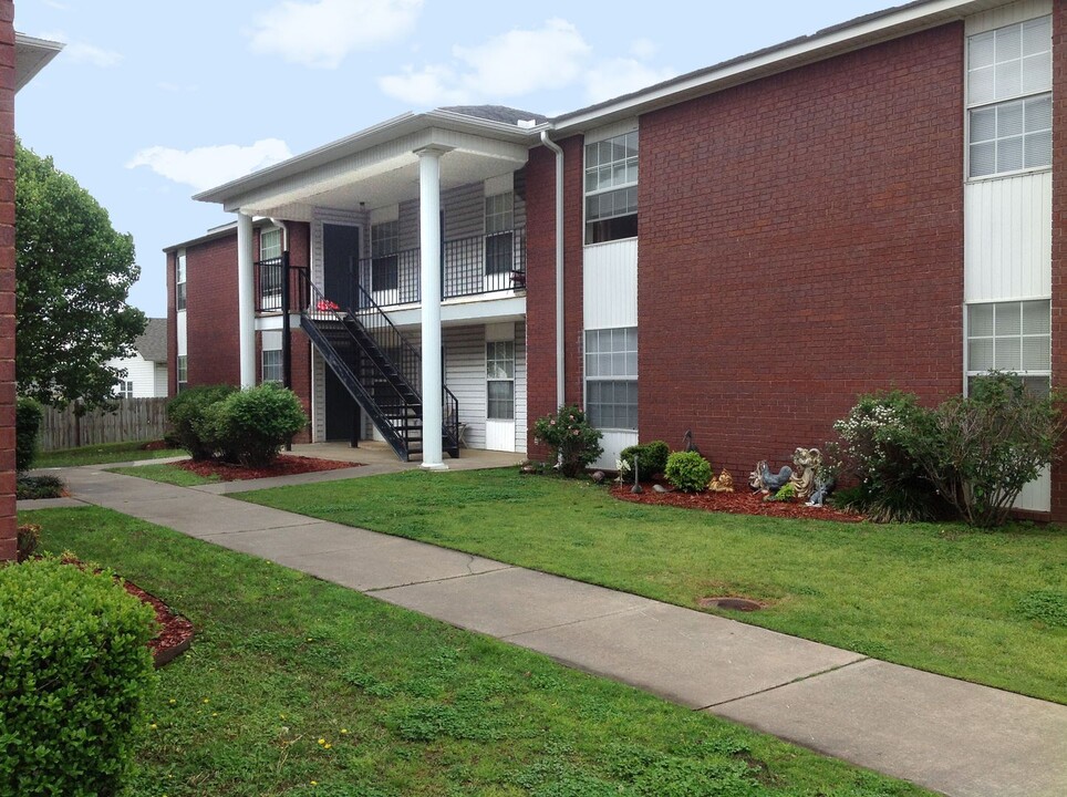 51 Cedar Creek Ct, Unit Building 51-Unit 2 in Van Buren, AR - Foto de edificio