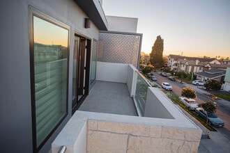 350 Salem St, Unit 204 in Glendale, CA - Building Photo - Building Photo
