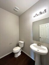 10011 Raspberry Oak in San Antonio, TX - Building Photo - Building Photo