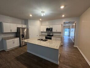 4528 Sandstone Dr in Greenville, NC - Building Photo - Building Photo
