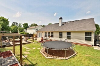 3151 Greenbrier Ct in Buford, GA - Building Photo - Building Photo