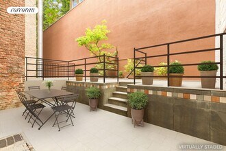 106 Thompson St in New York, NY - Building Photo - Building Photo