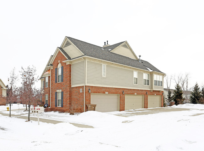 Fairview Estates in Pontiac, MI - Building Photo - Building Photo