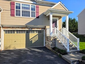521 Fox Ridge Ln in Lebanon, PA - Foto de edificio - Building Photo