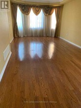 2419 Bankside Dr in Mississauga, ON - Building Photo - Building Photo