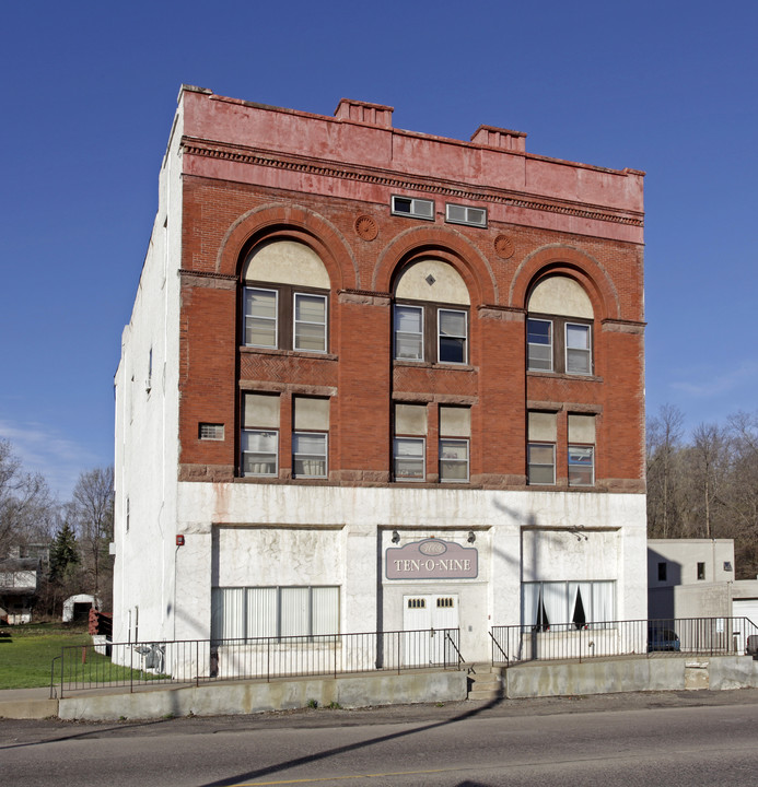 Ten-O-Nine in South St. Paul, MN - Building Photo