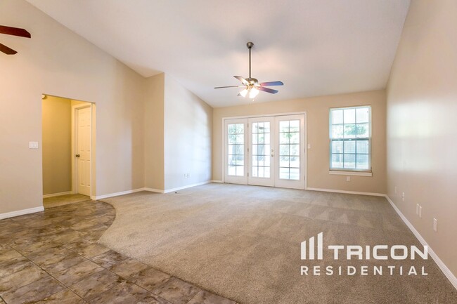 607 Sweetleaf Dr in Brandon, FL - Building Photo - Building Photo