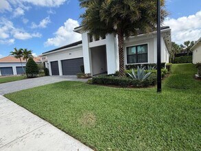 5364 Siesta Key Ln in Westlake, FL - Building Photo - Building Photo