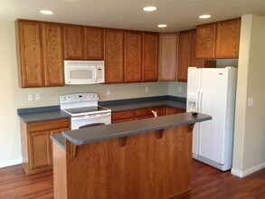 841 Wilstead Dr in North Salt Lake, UT - Building Photo - Building Photo