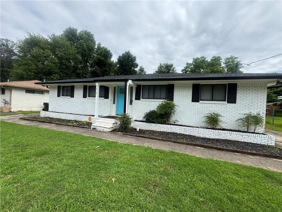 1416 Vesta Ave in Atlanta, GA - Building Photo