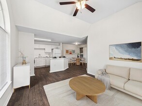 Tidwell Estates Apartments in Houston, TX - Foto de edificio - Building Photo