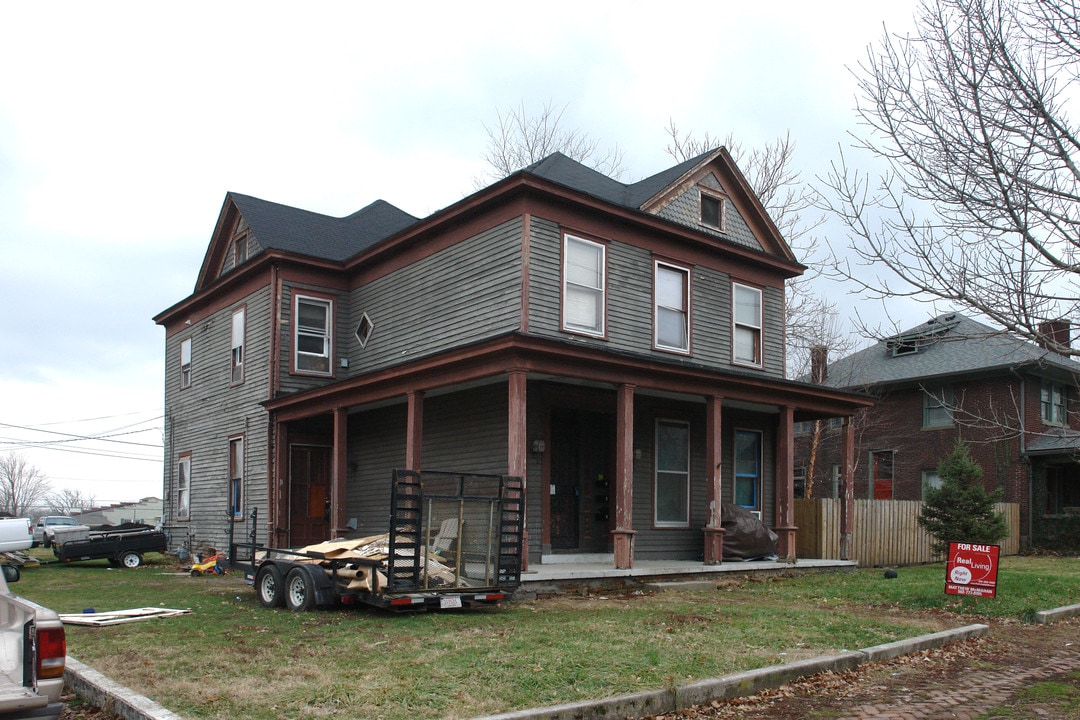 1308 E Main St in New Albany, IN - Building Photo