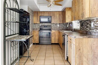 11320 117th Ave in Largo, FL - Building Photo - Building Photo