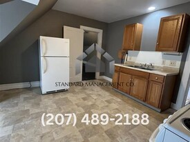 16 West St in Waterville, ME - Building Photo